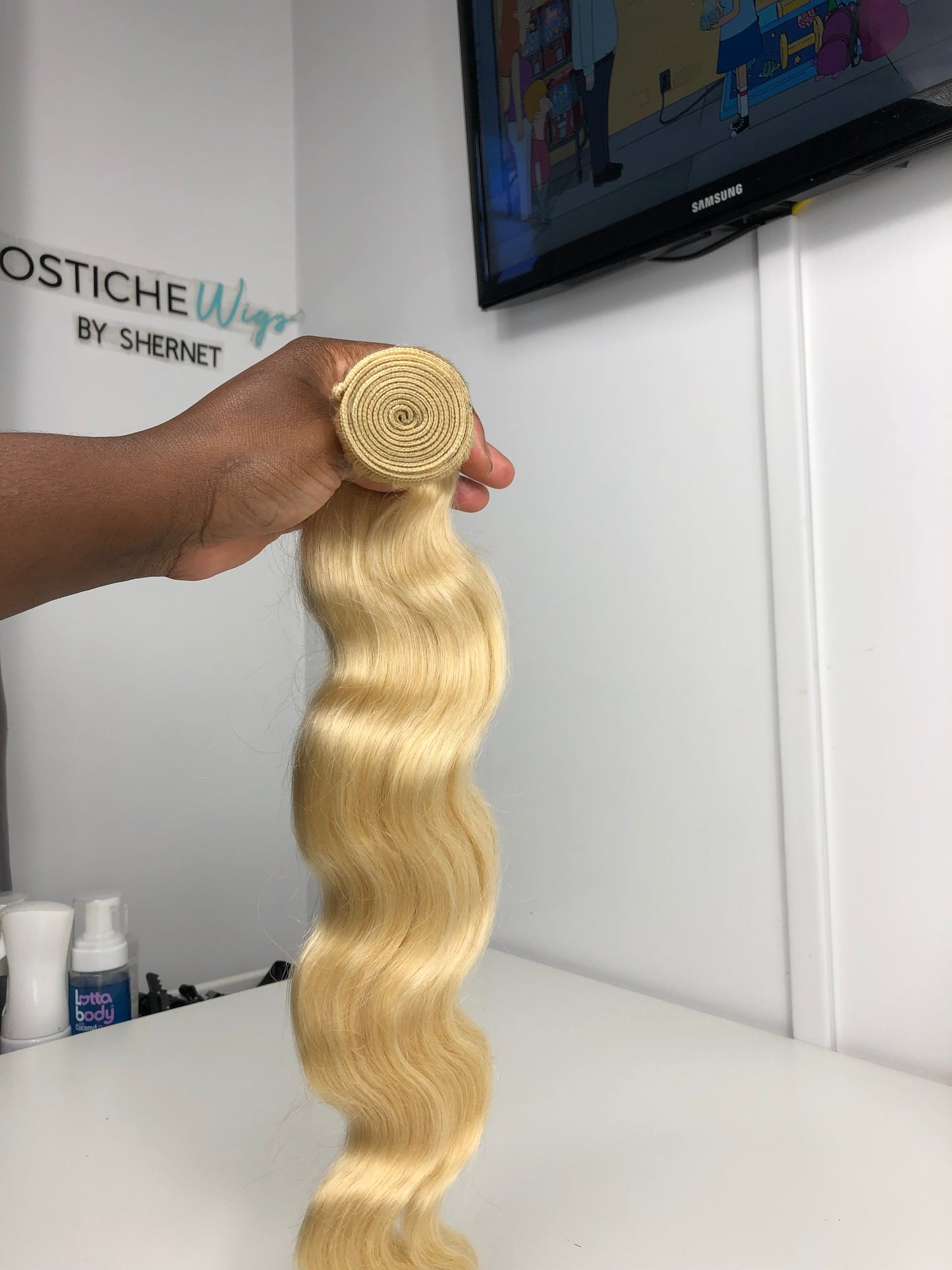Postiche Platinum